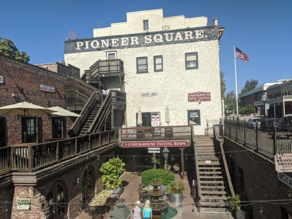 Old Sacramento Scavenger Hunt Walking Tour - Image 8