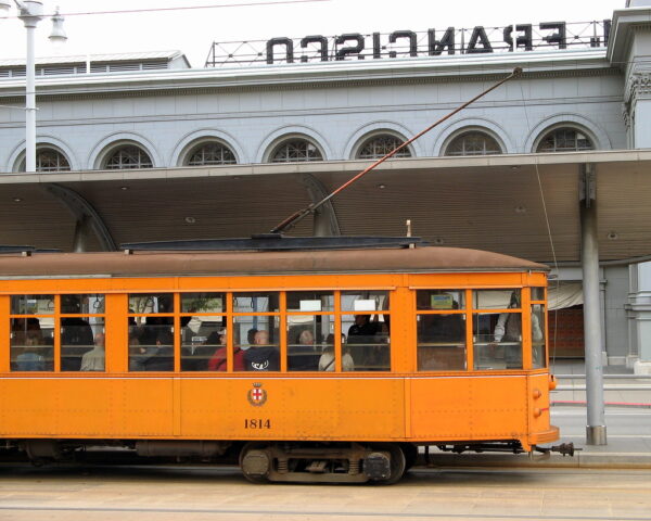 San Francisco Embarcadero Scavenger Hunt Walking Tour