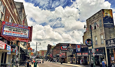 Memphis scavenger hunt walking tour on Beale Street