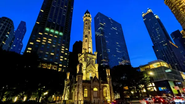 Chicago Magnificent Mile Scavenger Hunt Walking Tour