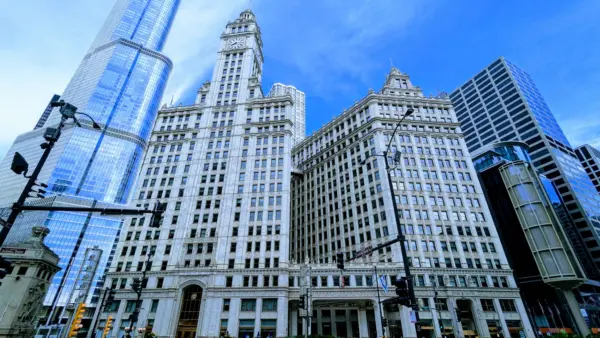 Chicago Magnificent Mile Scavenger Hunt Walking Tour - Image 2
