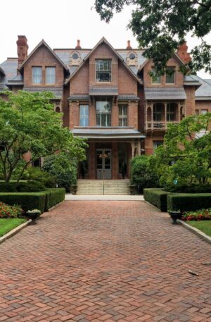 Raleigh Scavenger Hunt Walking Tour