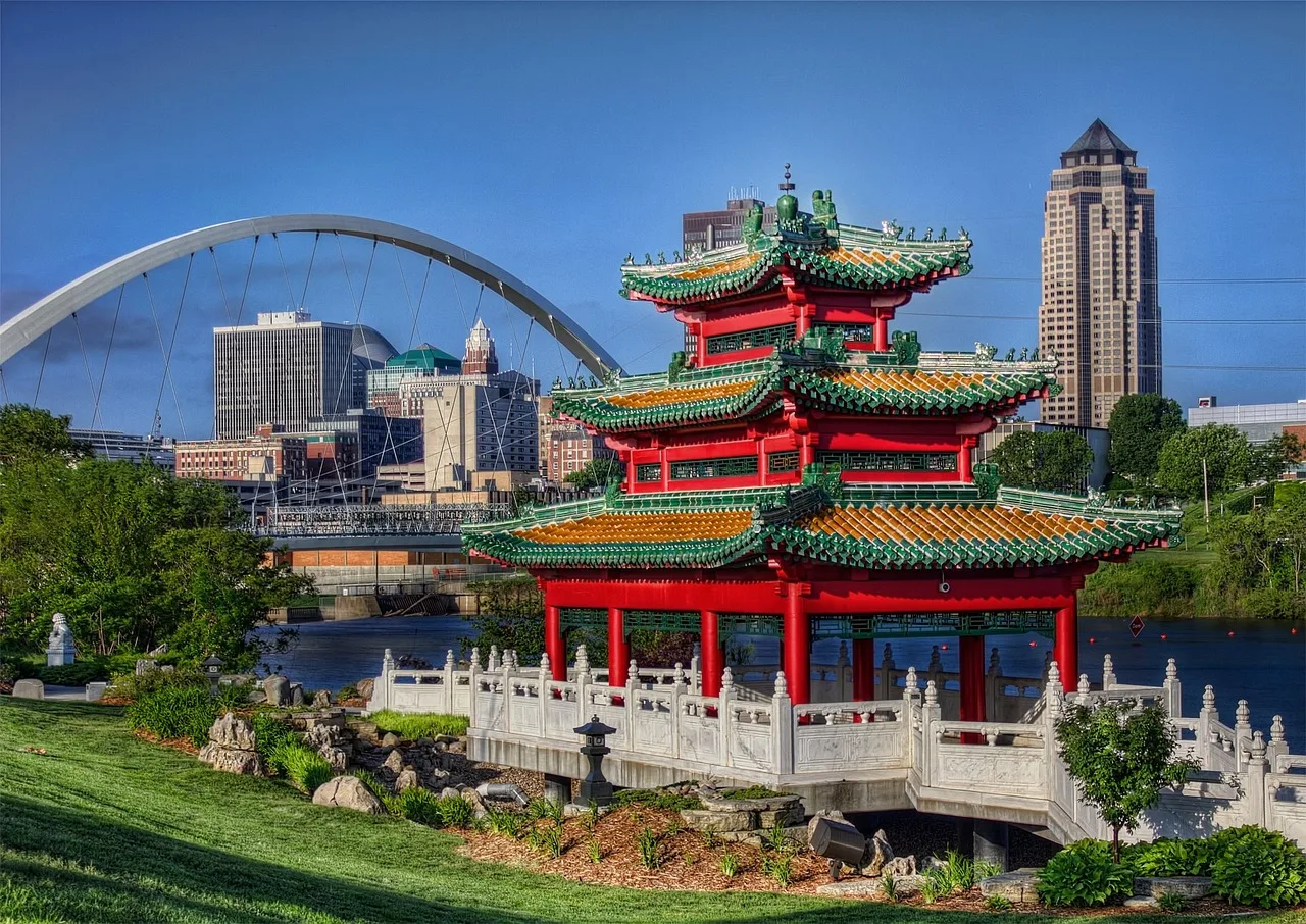 Des Moines in Des Moines Scavenger Hunt, IA