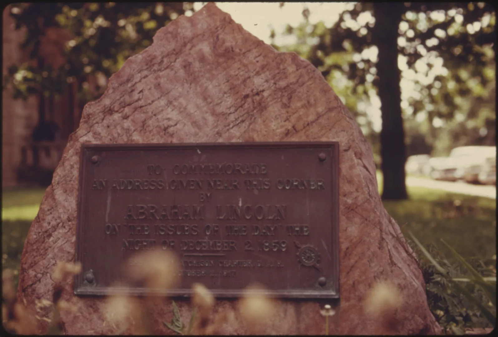 PLAQUE ON A GRANITE ROCK ON THE LAWN OF THE ATCHISON COUNTY COURTHOUSE AT ATCHISON, KANSAS, COMMEMORATES AN ADDRESS... - NARA - 557085.jpg in Atchison Scavenger Hunt, KS