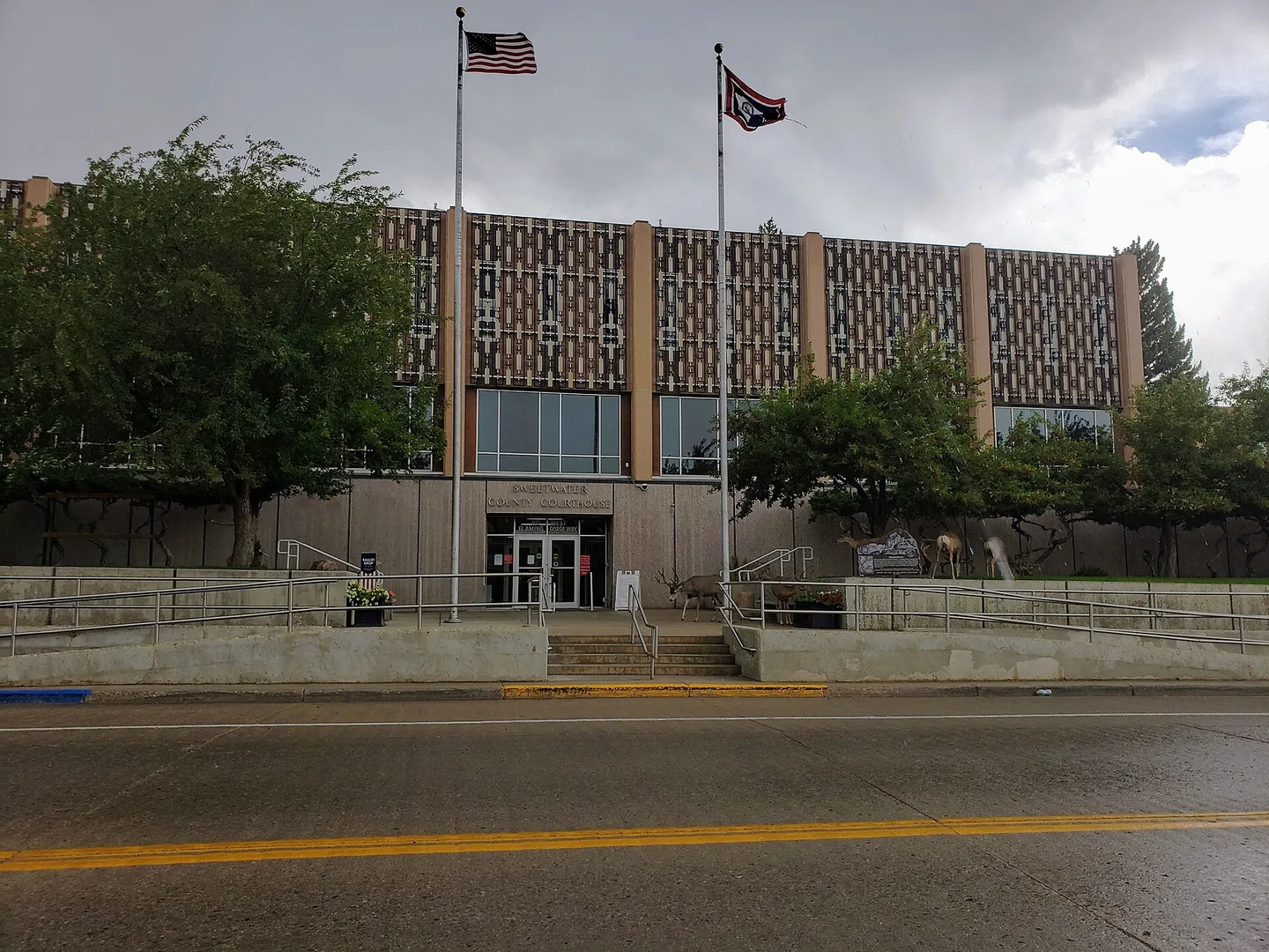 Sweetwater County Courthouse 2020, Green River, WY.jpg in Green River Scavenger Hunt, WY