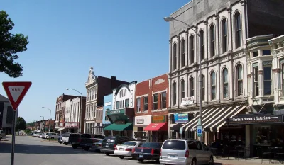 Shops along Fountain Square in Bowling Green, Kentucky 2008.JPG in Bowling Green Kentucky Scavenger Hunt