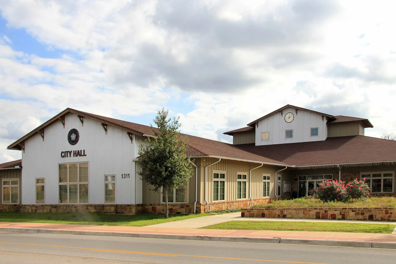 Bastrop tx city hall 2014.jpg in Bastrop Scavenger Hunt, TX