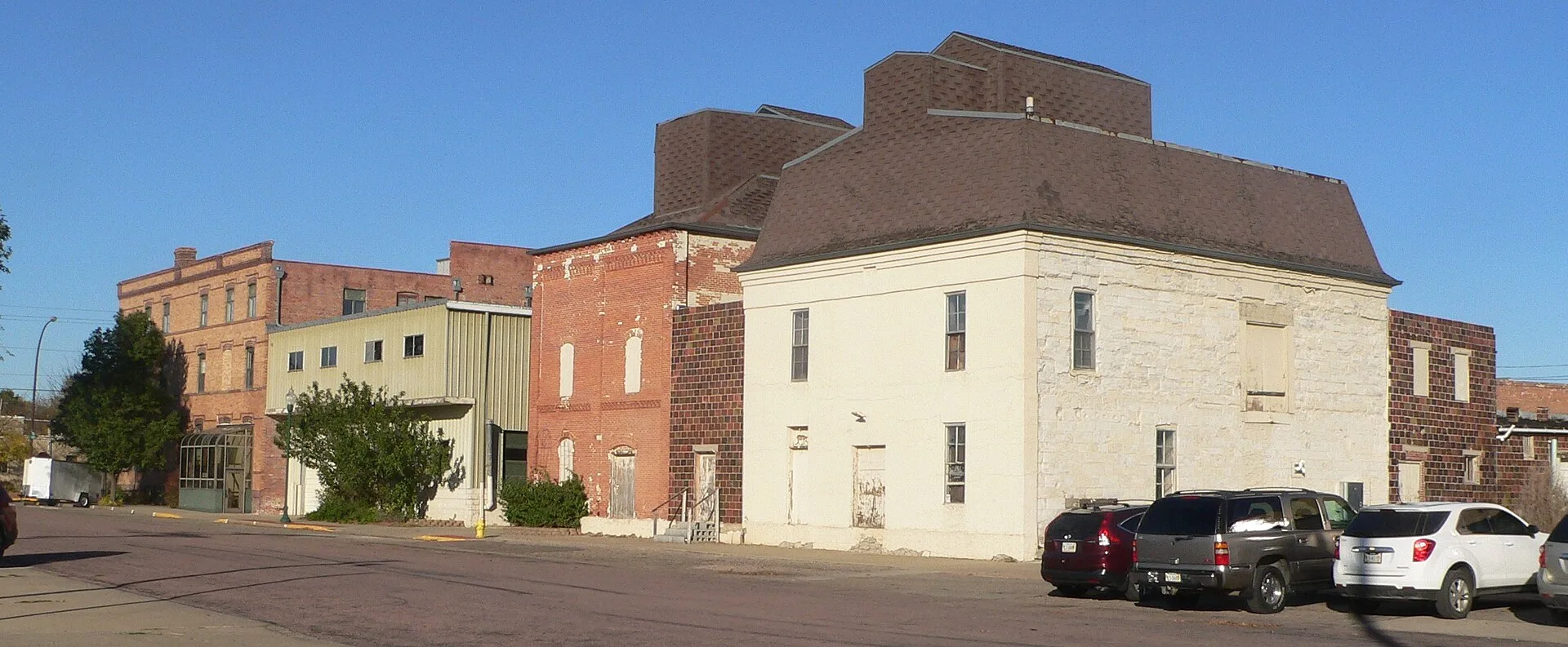 Yankton, South Dakota E side Capital St from Levee St.JPG in Yankton Scavenger Hunt, SD