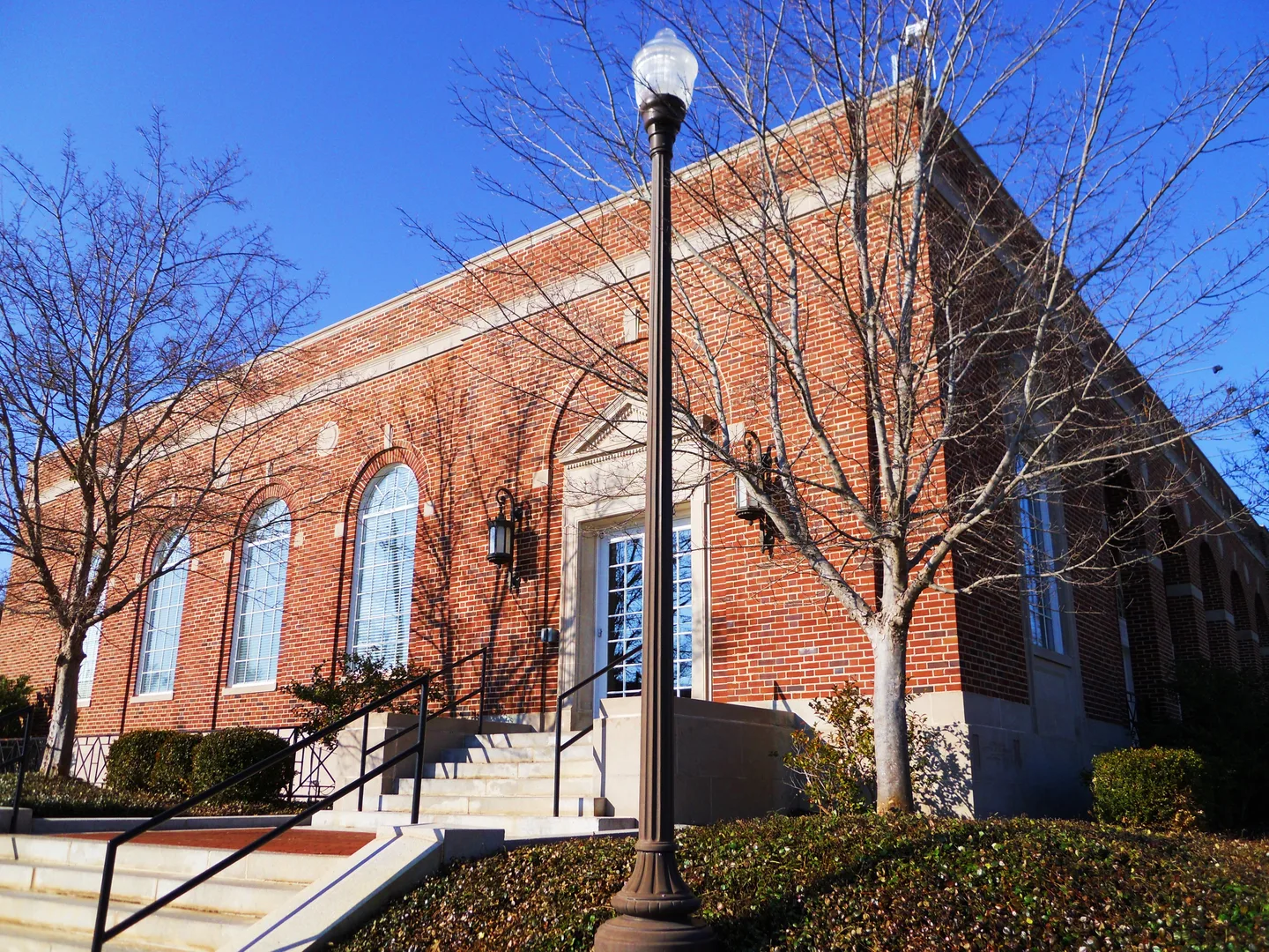 Auburn Alabama City Hall.JPG in Auburn Alabama Scavenger Hunt