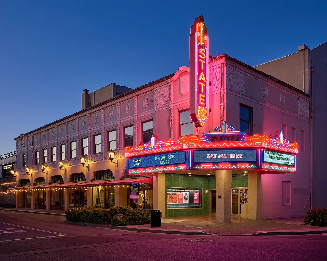 Oroville State Theatre during blue hour (2024)-L1005456.jpg in Oroville Scavenger Hunt